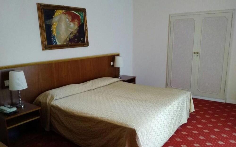 Grand Hotel Regina Salsomaggiore Salsomaggiore Terme Εξωτερικό φωτογραφία